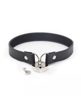 Plesur PVC Collar wHeart Lock  Black
